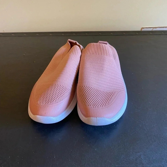 Danskin Women’s Calming Slip On Sneaker Blush Size 8.5M, Comfy Walking Shoes. - Picture 6 of 12
